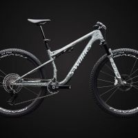 La Specialized Epic 9 redefine el XC: menos peso, menos fricción y más velocidad real en carrera
