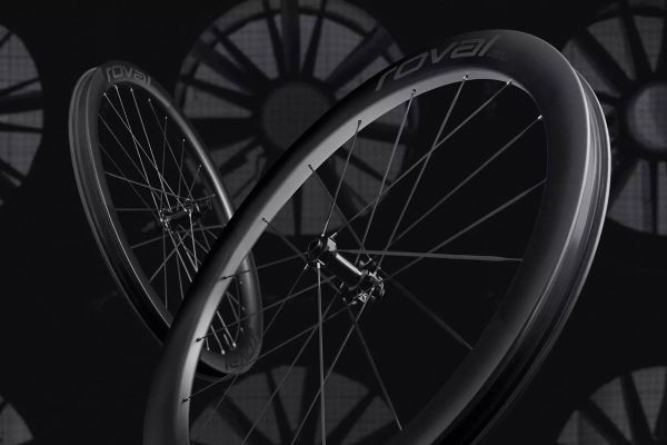 Roval mueve ficha en el gravel de competición con dos ruedas de carbono que anticipan algo más en Specialized