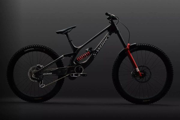 Specialized revoluciona el Descenso con la nueva S-Works Demo 11 y una suspensión que rompe con lo habitual