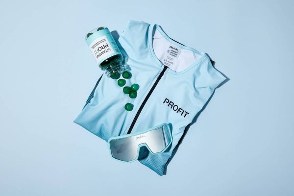 Un maillot ajustado y unas gafas personalizables: así es la nueva propuesta de Spiuk para verano