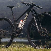 La revolución de las 32 pulgadas ya tiene fecha: Thömus pone a la venta su MTB de Copa del Mundo tras debutar con podio