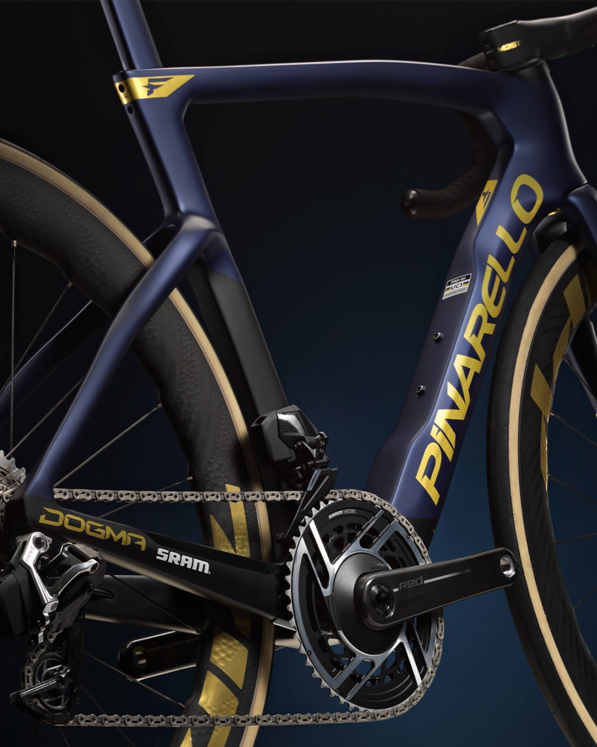 Pinarello Dogma F del equipo. Imagen: Pinarello Q36.5 Pro Cycling Team