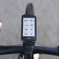 La UCI pone freno a los ciclocomputadores gigantes: habrá un tamaño máximo obligatorio en competición