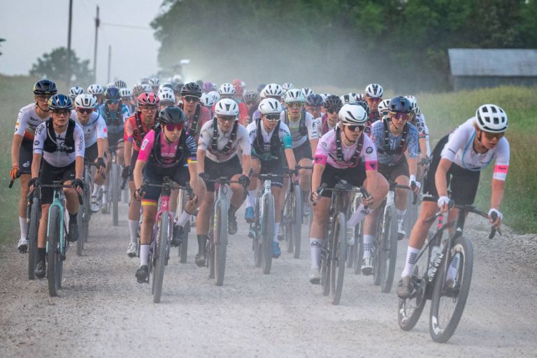 La UNBOUND Gravel 200 vuelve al sur con 207 millas para celebrar su 20º aniversario