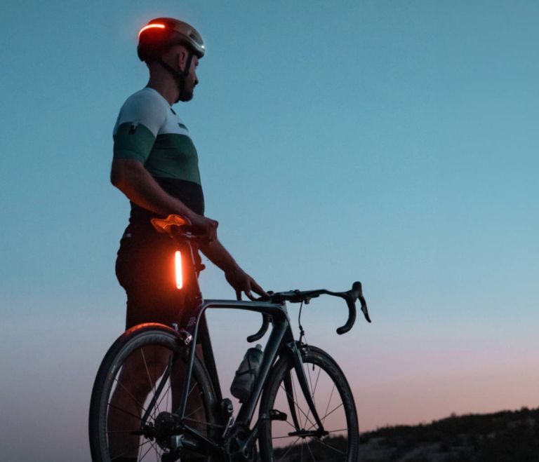 Bosch convierte el casco en una extensión de la e-Bike: UNIT 1 estrena la integración nativa con su sistema inteligente