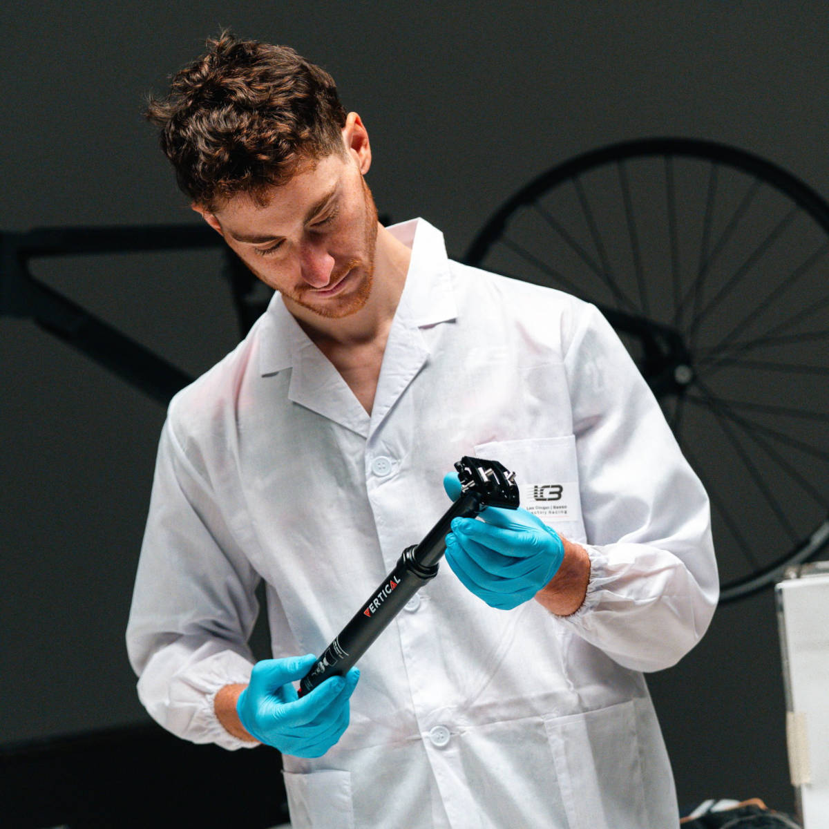 Tija telescópica Vertical Helium Race. Imagen: Ivan Corridori - Lee Cougan | Basso Factory Racing