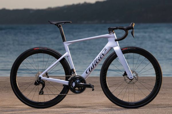 La Wilier Rapida rompe con la idea clásica de bicicleta de carretera de acceso: menos radical, más rápida de lo que parece