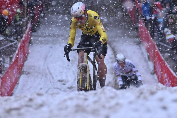 Wout van Aert dice adiós al ciclocross tras fracturarse el tobillo y pasar por quirófano