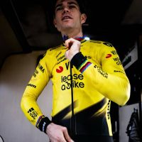 Wout Van Aert supera con éxito la operación de su tobillo derecho y vuelve a empezar la carrera contrarreloj hacia las clásicas