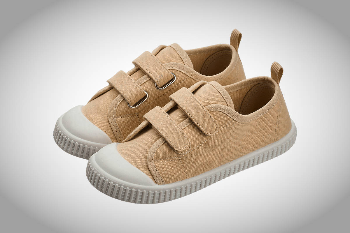 Zapatillas infantiles. Imagen: ALDI